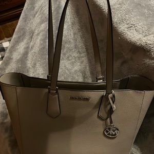 Authentic Michael Kors Tote